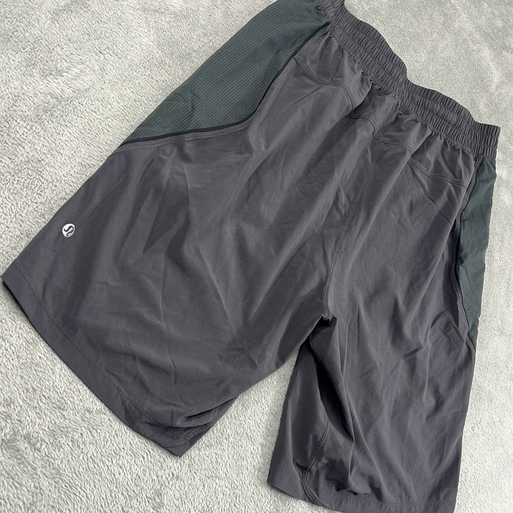 Lululemon Men's M M7A28SZS021 Gray‎ 9" Inseam Athletic Active Lightweight Shorts